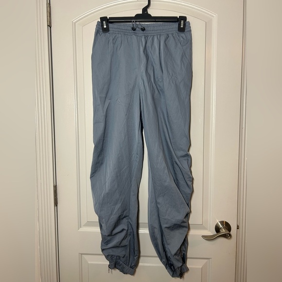 Free People Movement blue nylon cargo pants size medium NWOT - Picture 2 of 11